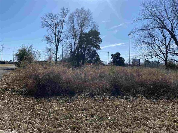 2350 E Oak St, Conway, AR 72032